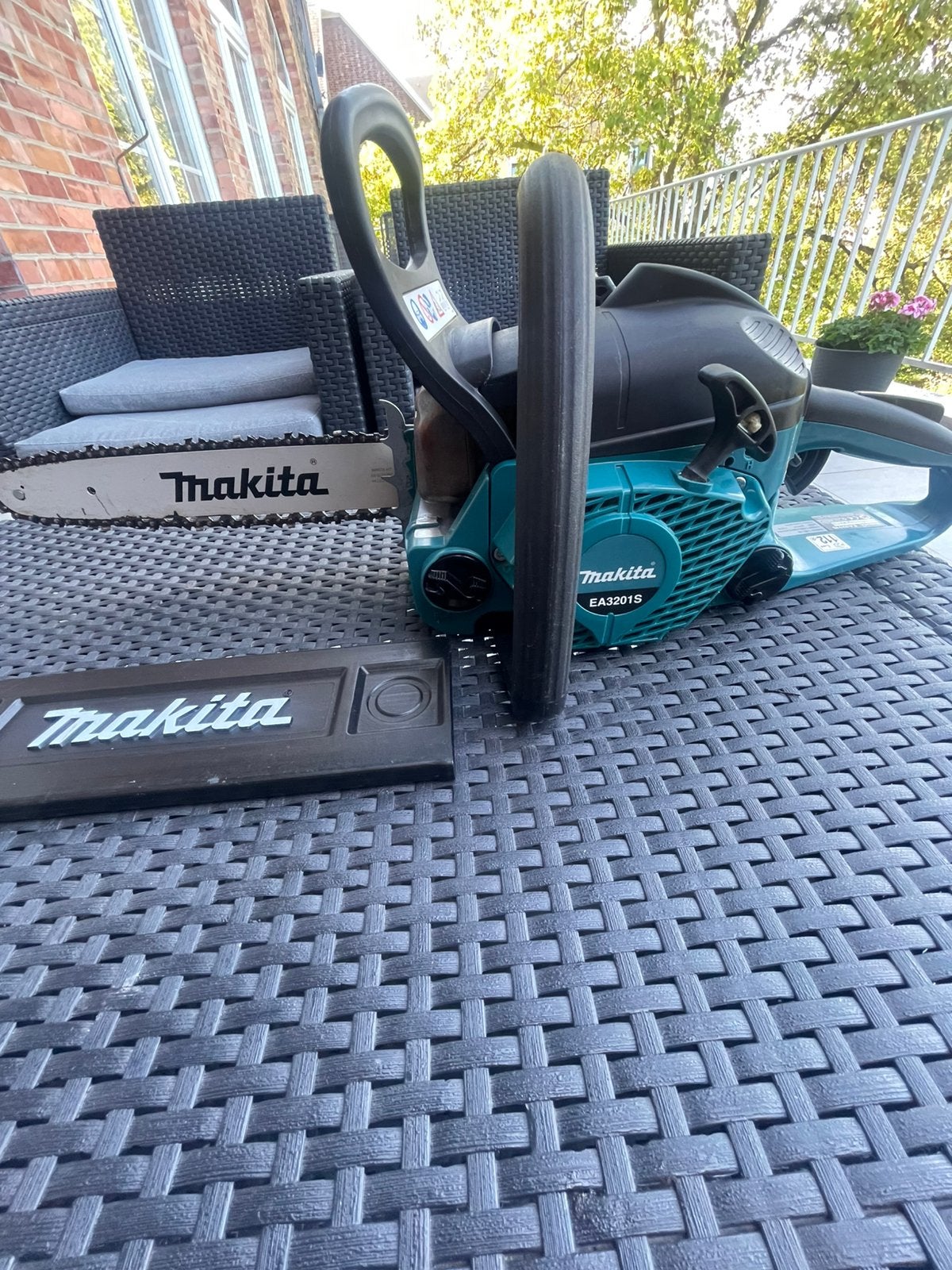 tronconneuse MAKITA, Enlèvement, Utilisé