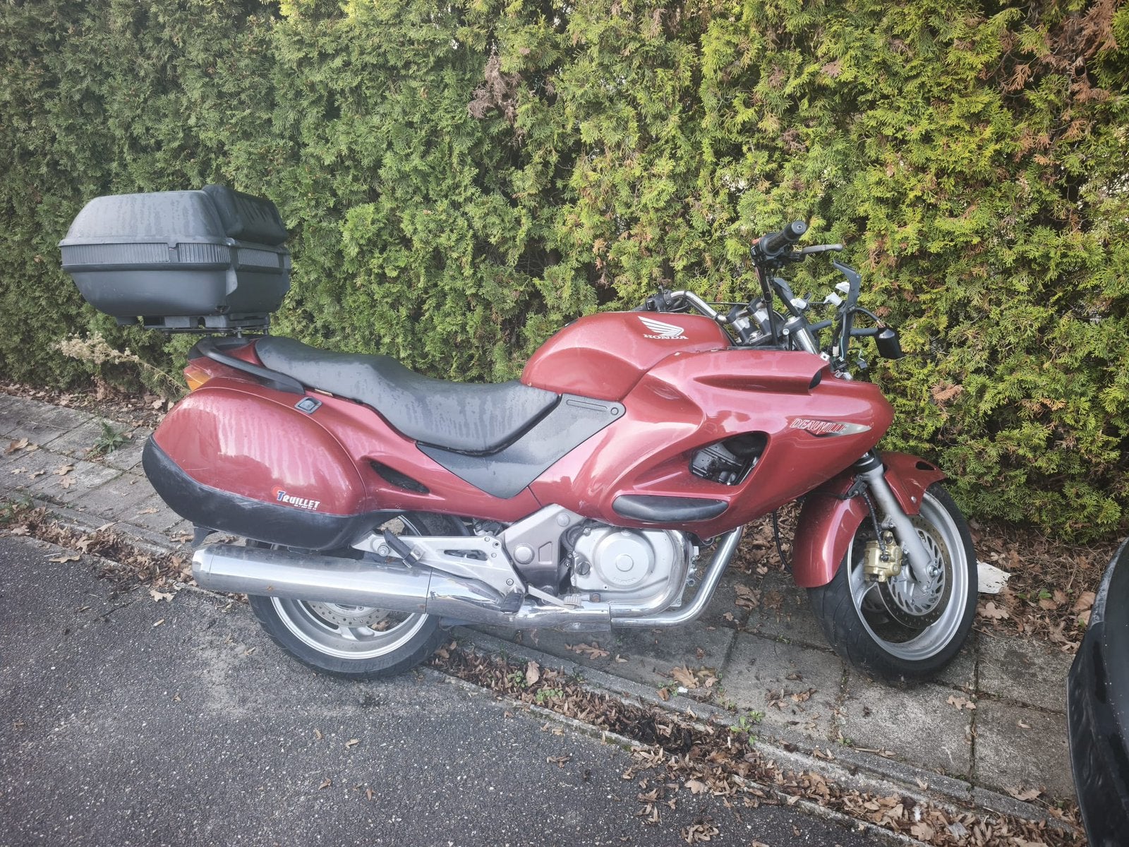 Honda Deauville NT650V, Ophalen