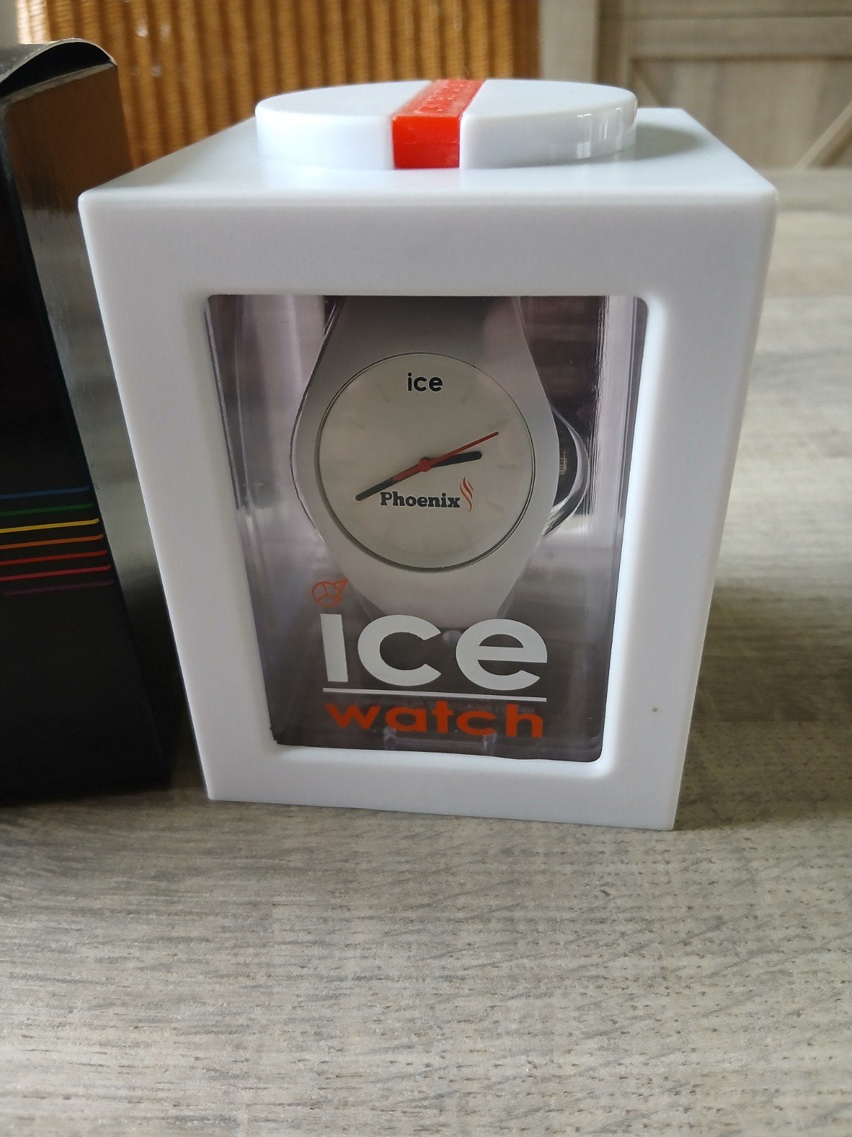 MONTRE À GLACE Phoenix, Bijoux, Sacs & Beauté, Montres | Femmes, Montre-bracelet, Autres marques, Enlèvement ou Envoi, Autres matériaux