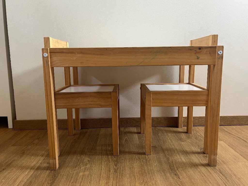 Set table à dessin et 2 chaises, Enfants & Bébés, Enlèvement, Utilisé, Bricolage