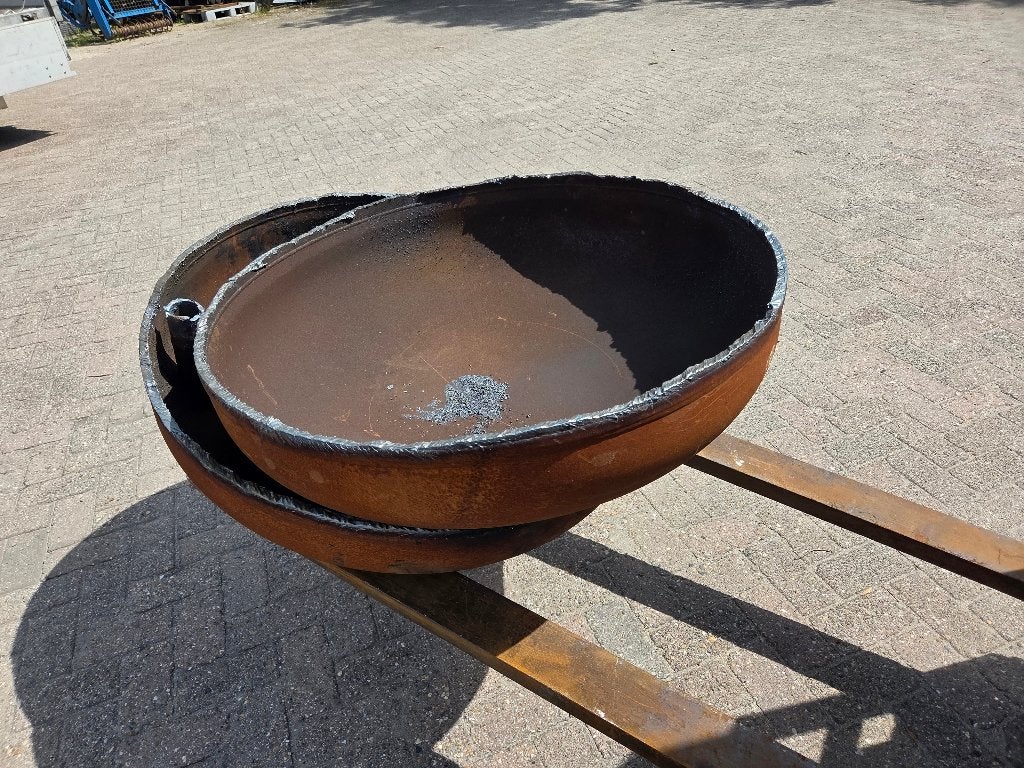 2 x vuurschaal Doorsnede ca 95 cm Wand dikte ca 1.5 cm, Tuin en Terras, Vuurschalen, Ophalen, Zo goed als nieuw