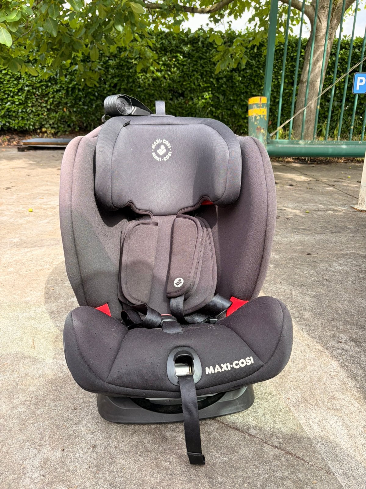 Maxi-Cosi Titan autostoel zwart, Kinderen en Baby's, Autostoeltjes, Zo goed als nieuw, Maxi-Cosi, 9 t/m 36 kg, Isofix, Verstelbare rugleuning