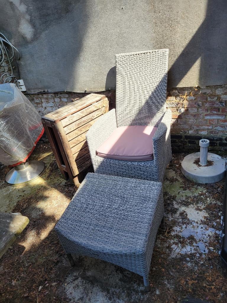 Gratis tuin stoel met kussen en voetenbankje, Ophalen