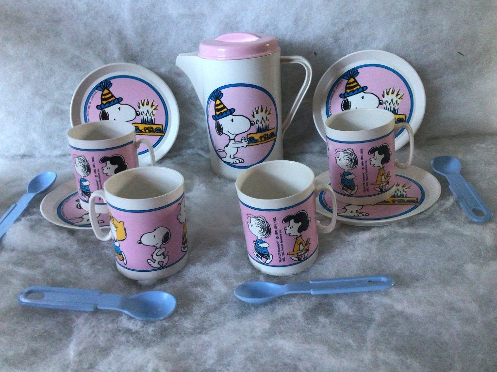 Snoopy. Vintage kinderserviesje. Plastic, Verzamelen, Ophalen of Verzenden, Snoopy