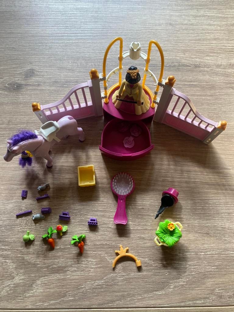 🔥 Playmobil 6855 - Koninklijke stal met prinses en paard, Ophalen of Verzenden, Zo goed als nieuw, Los Playmobil