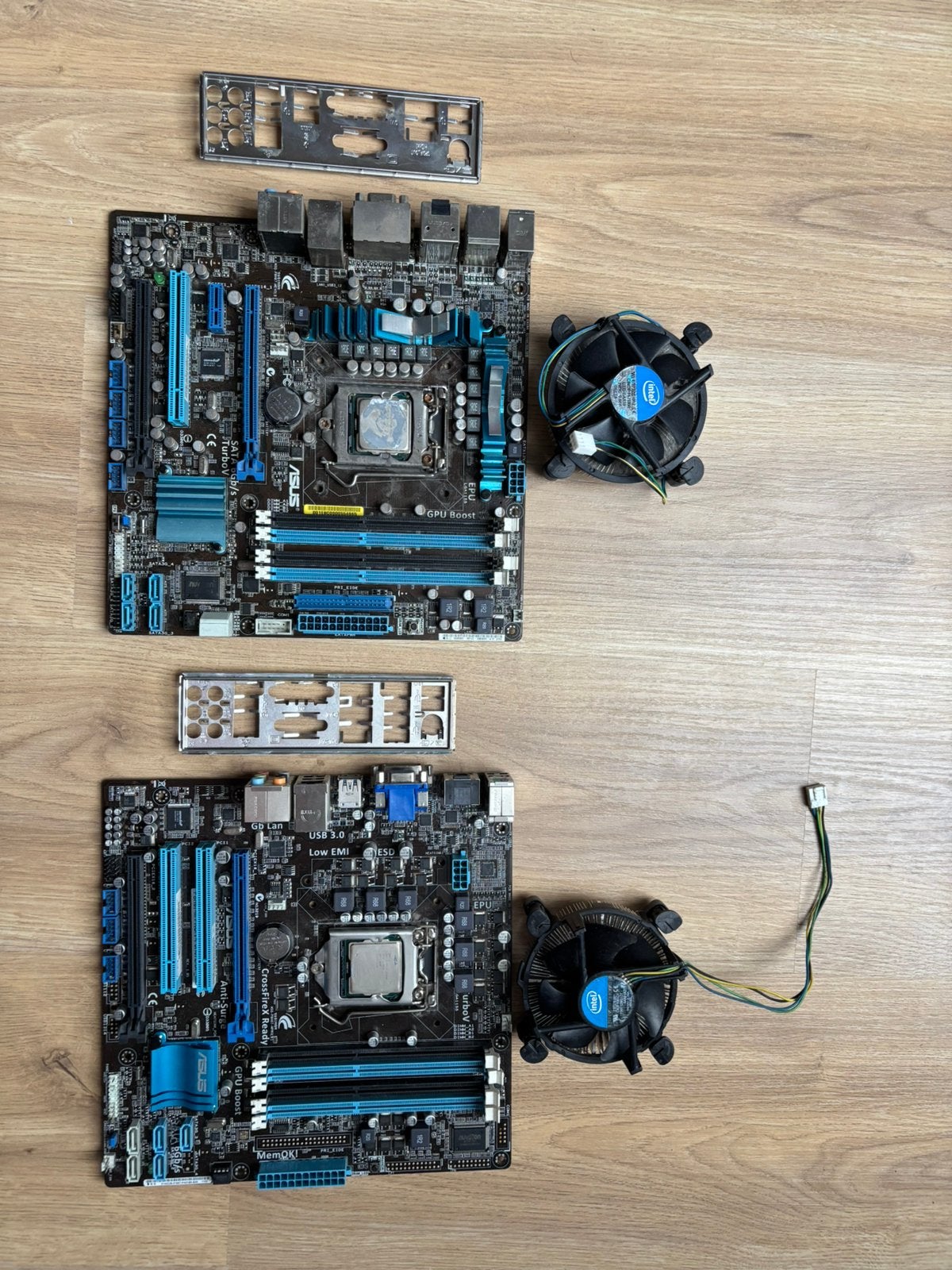 2 moederborden en processors, Informatique & Logiciels, Cartes mères, Enlèvement, Comme neuf
