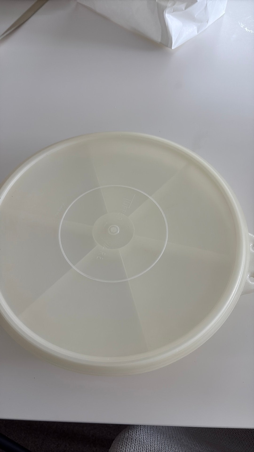 Tupperware hapjesschaal met deksel, Huis en Inrichting, Keuken | Tupperware, Ophalen of Verzenden, Gebruikt