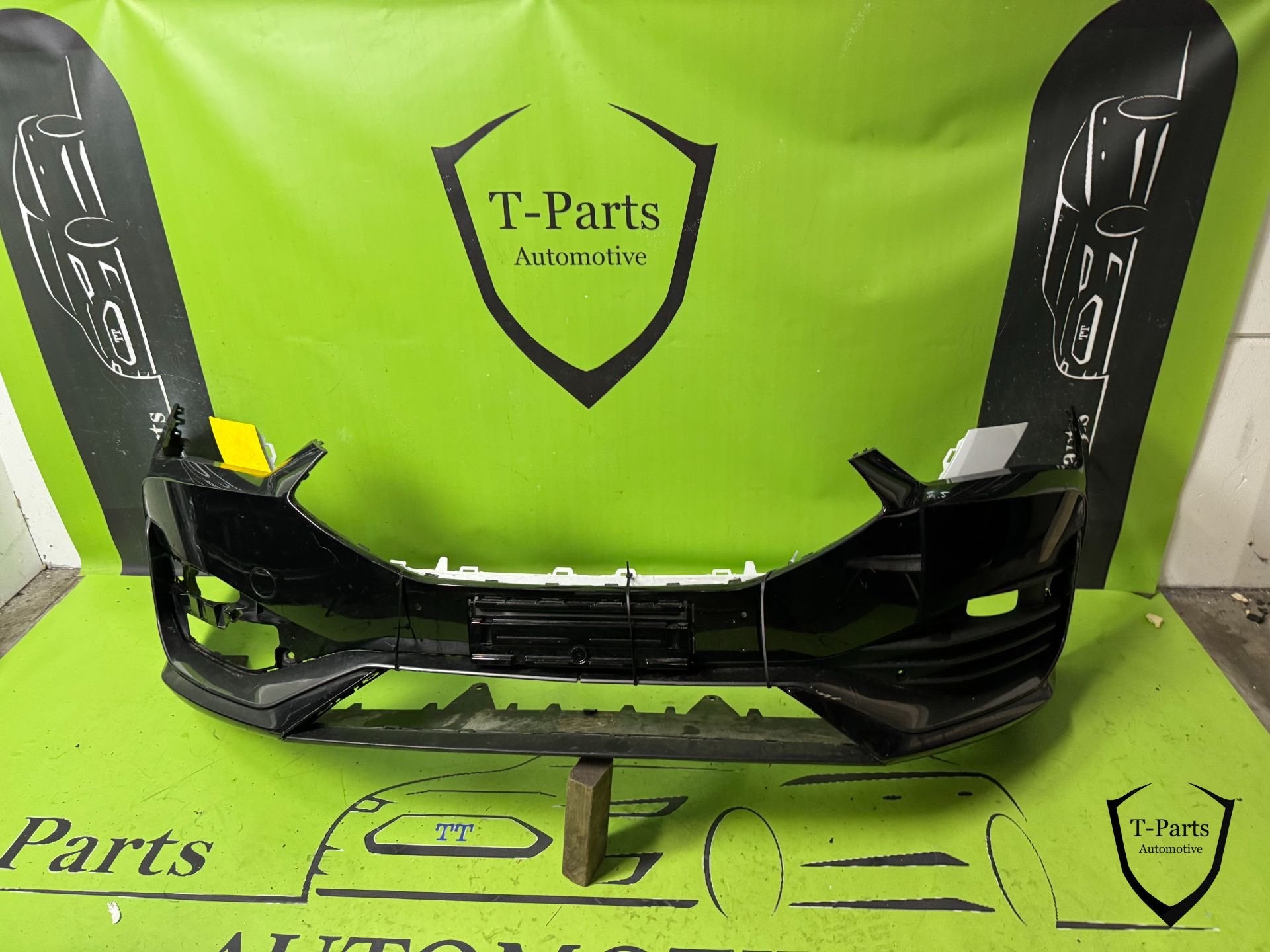cupra leon voorbumper bumper boven, Auto-onderdelen, Gebruikt, Autovia A-2, Km 585 585
08760  Martorell, ES, SEAT S.A., Bumper
