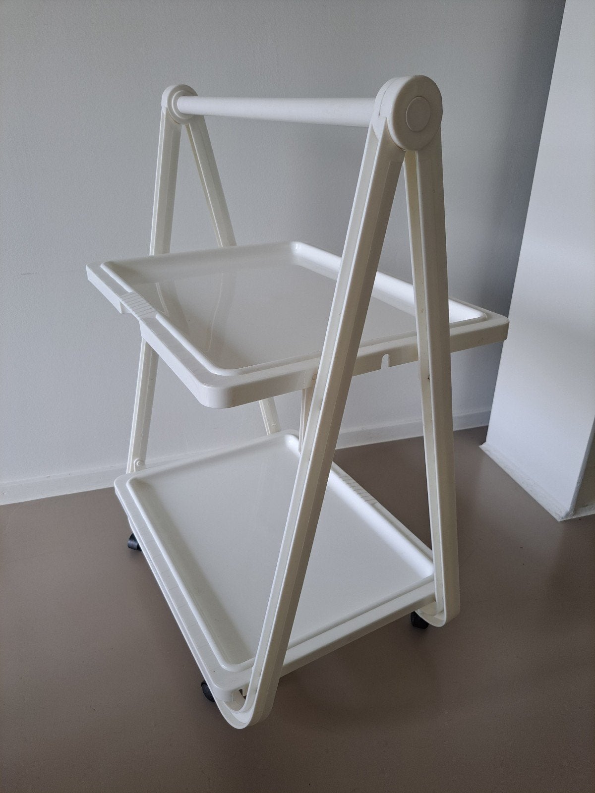 space age trolley / serveerwagen, Ophalen of Verzenden