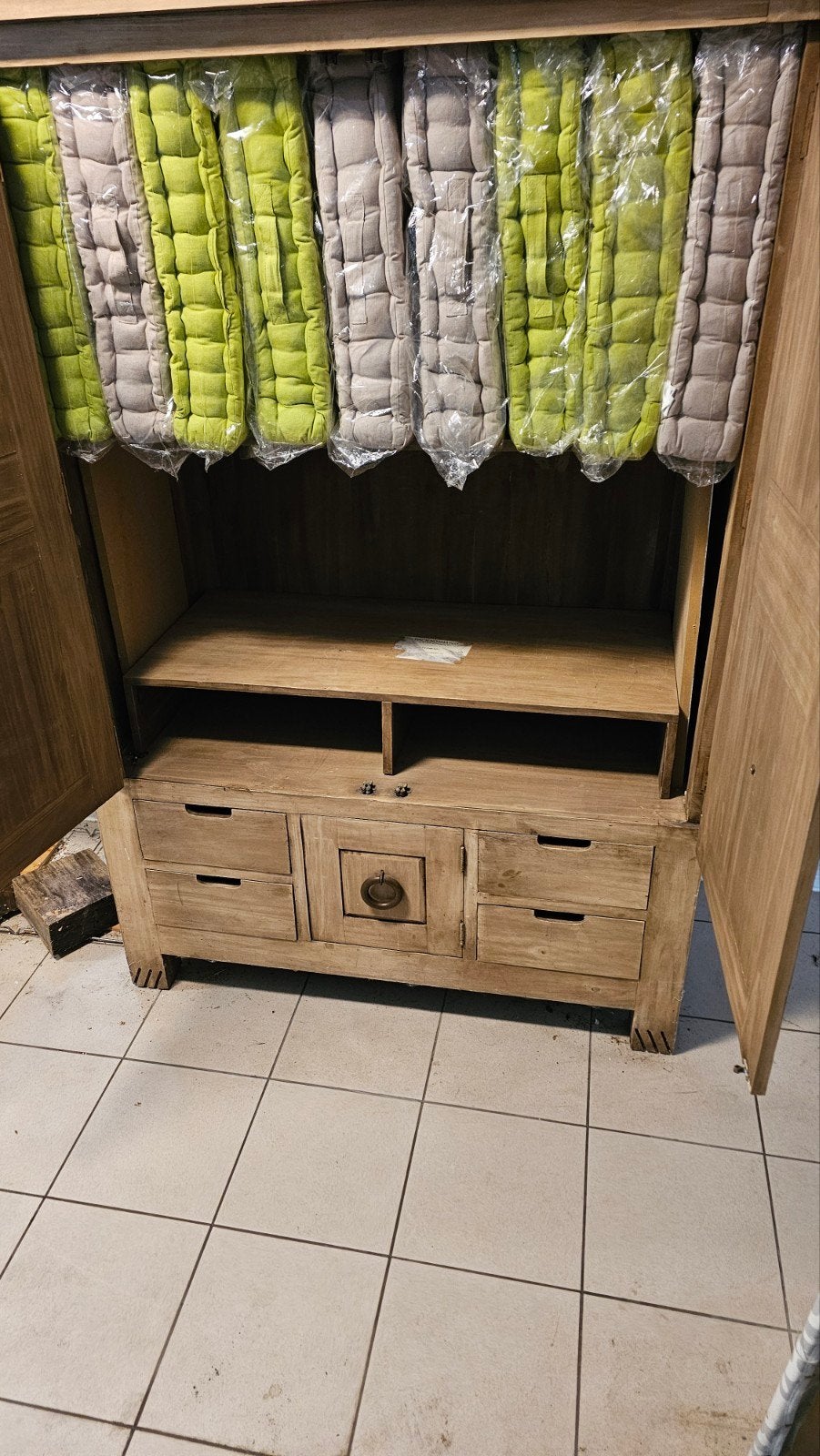 belle armoire en pin mexicain, Ophalen, Grenenhout