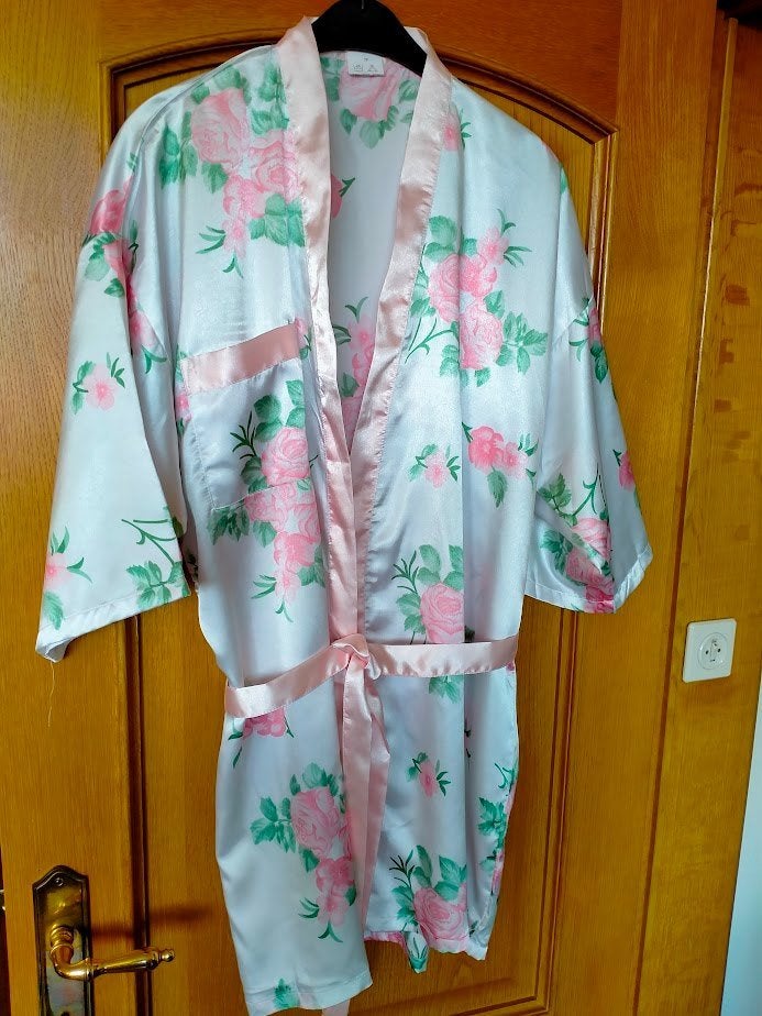 Lichte kamerjas,satijnlook,bloemotief,maat : 42/44., Kleding | Dames, Ondergoed en Lingerie, Ophalen of Verzenden, Overige kleuren