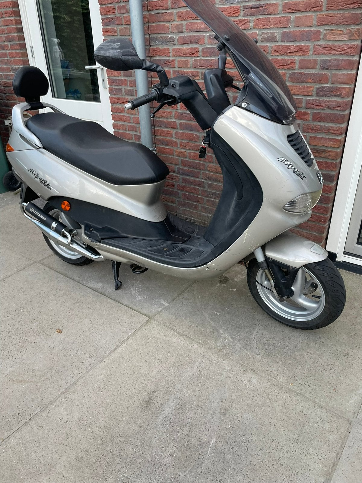 Peugeot elyseo 50cc technigas chroom uitlaat, Ophalen, Zo goed als nieuw, Uitlaat