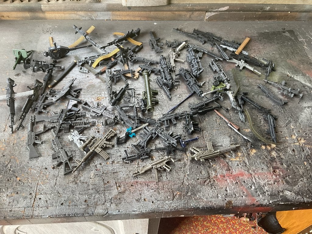 grote verzameling plastic speelgoedwapens en accessoires, Verzamelen, Ophalen of Verzenden