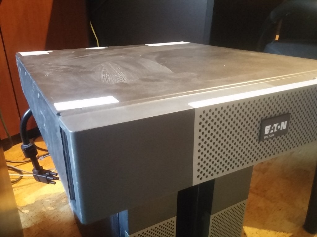 UPS EATON 5PX2200IRT-1980W - nouvelles batteries testées, Informatique & Logiciels, Enlèvement ou Envoi, Utilisé