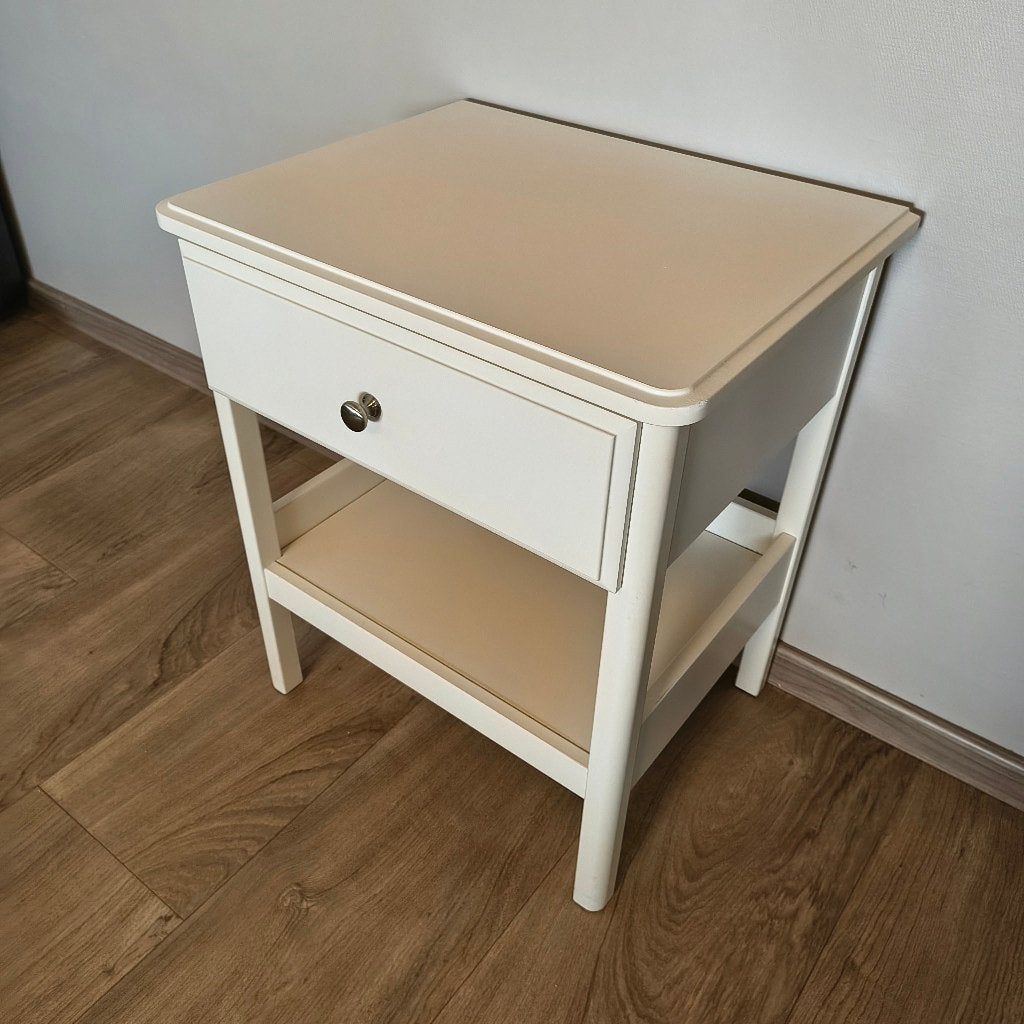 Wit Ikea Tyssedal nachtkastje, Maison & Meubles, 45 à 65 cm, Enlèvement, Utilisé, 55 à 70 cm