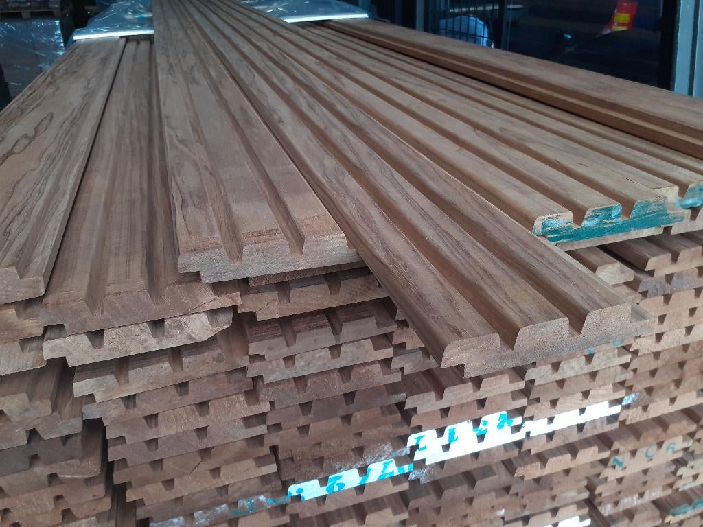 Partij 28.55m2 Thermowood Frake gevelbekleding 28x128mm, Planken, Nieuw, Ophalen of Verzenden, Hardhout