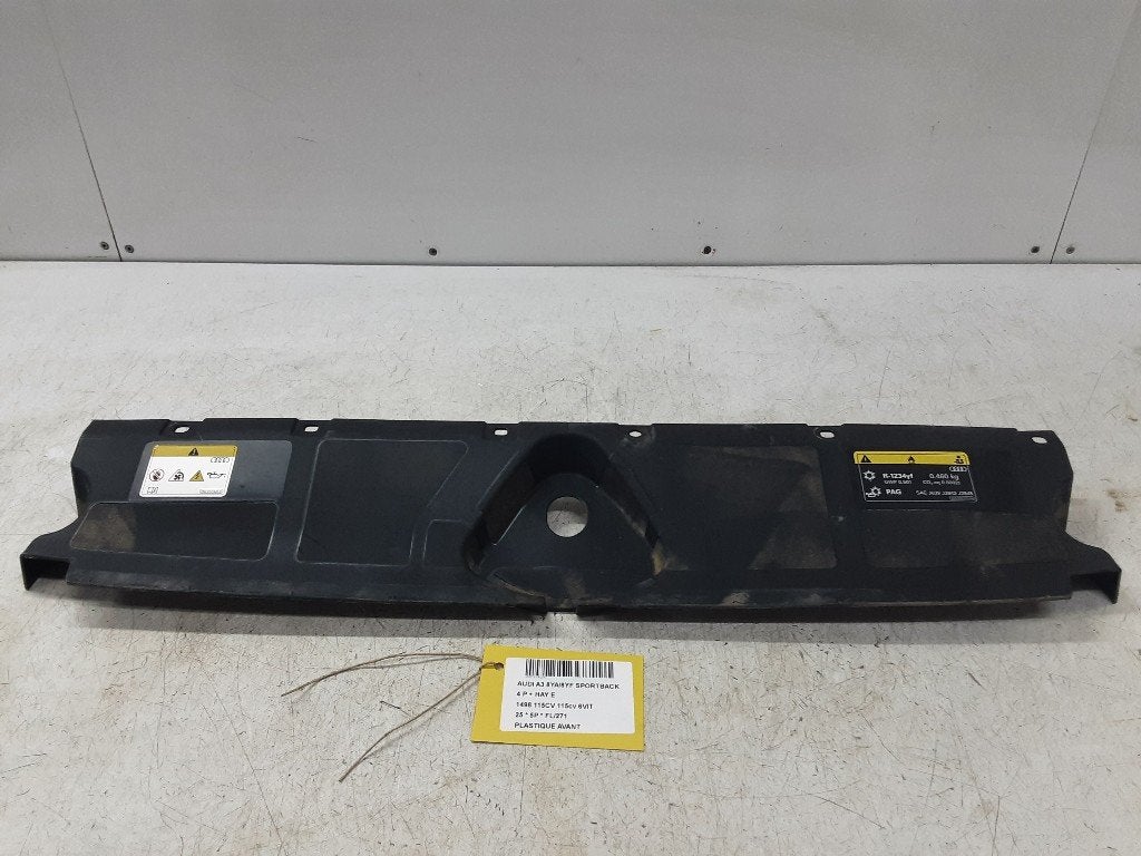 PIECES AVANT Audi A3 Sportback (8YA) (01-2019/-) (8Y0121285), Autos : Pièces & Accessoires, Auto-Union-Straße  1,
85057  Ingolstadt, DE