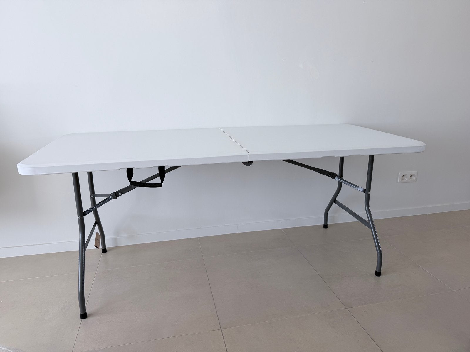 TABLE PLIABLE (neuve) à louer pour vos événements, Enlèvement, Neuf