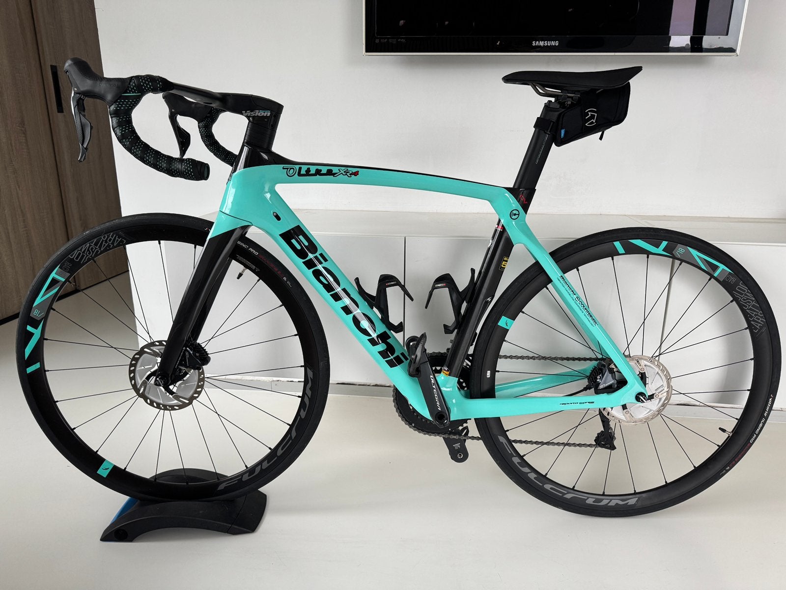 Bianchi Oltre XR4 Disc maat 55 — Ultegra Di2 — nieuwstaat, Fietsen en Brommers, Fietsen | Racefietsen, Ophalen, Zo goed als nieuw