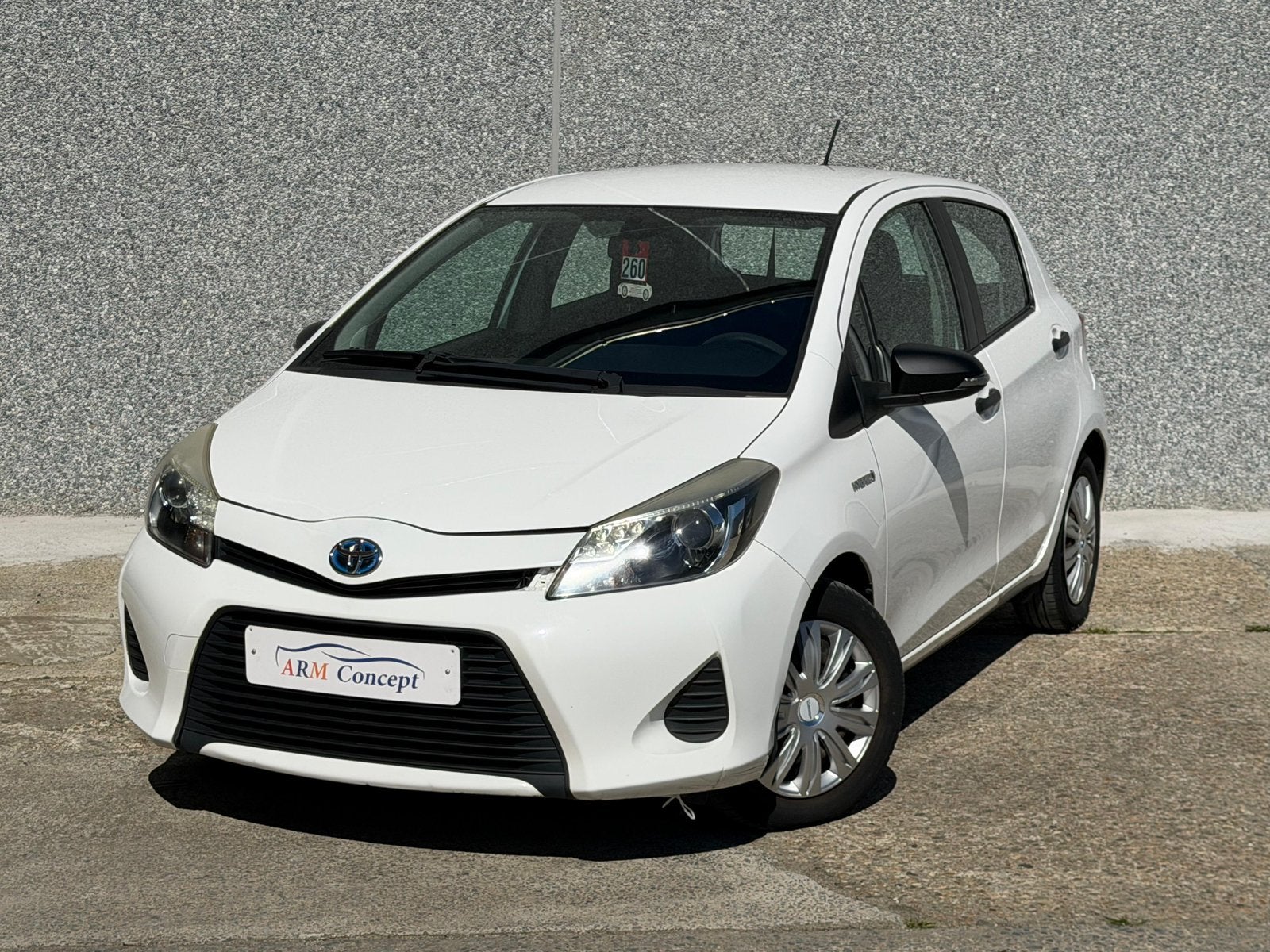 Toyota yaris 1.5 Hybride Club automatique GARANTIE 12 mois, Auto's, Toyota, Automaat, Euro 6, Wit, Berline