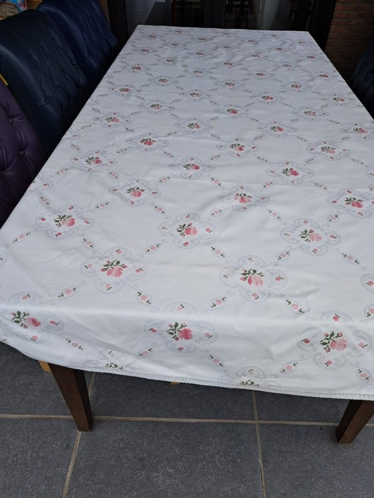 2 vintage tafellakens, Huis en Inrichting, Ophalen, Geborduurd, Zo goed als nieuw, Katoen