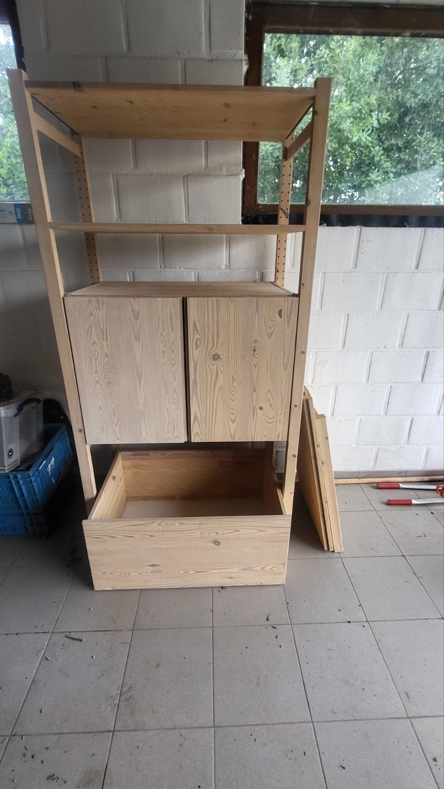 kast met verstelbare rekken, en bak op wieltj, Huis en Inrichting, Ophalen, Gebruikt