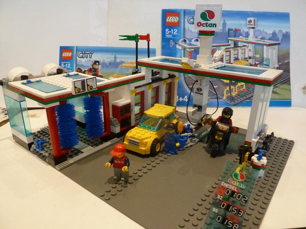 Station-service Lego City Town 7993, City, Enlèvement ou Envoi, Lego, Ensemble complet
