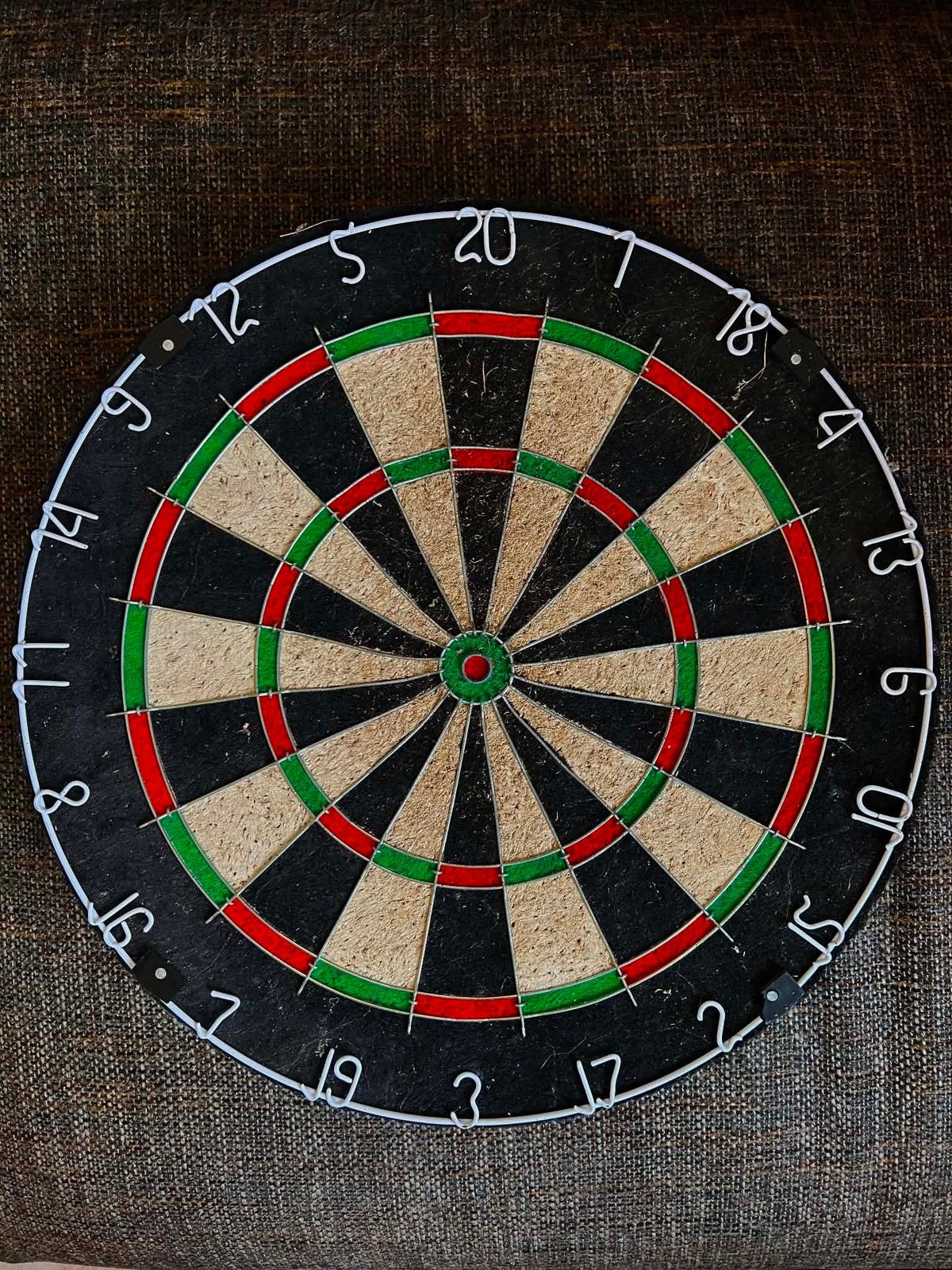 Dartbord, Sport en Fitness, Darts, Ophalen of Verzenden, Zo goed als nieuw, Dartbord