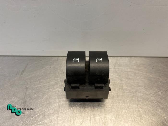 Commutateur vitre électrique d'un Fiat Punto Grande (Punto, -, 3 mois de garantie, Utilisé, Fiat