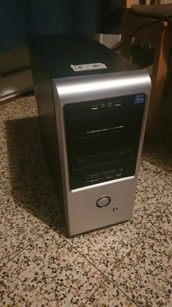 Pack PC complet : tour Core 2 Quad + écran Samsung 19", HDD, Asus, Enlèvement, Utilisé