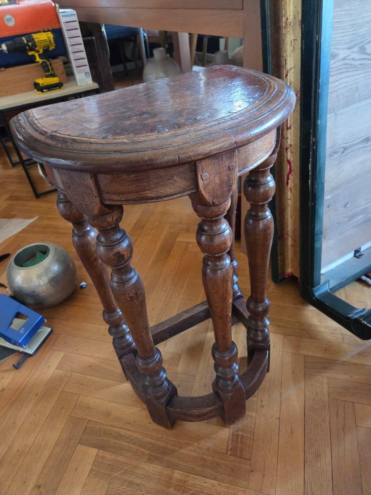 Escabelle ancienne bois massif XIXe 5 pieds Tabouret chantre, Antiquités & Art, Enlèvement