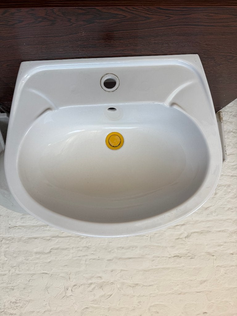 lavabo op sokkel met gele kraan en toebehoren, Bricolage & Construction, Enlèvement, Utilisé, Pierre, Lavabo