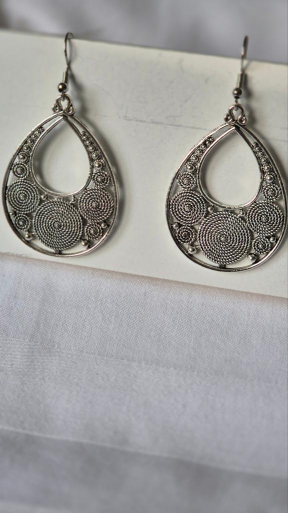 Boucles d'oreilles pour femmes, Bijoux, Sacs & Beauté, Boucles d'oreilles, Puces ou Clous, Enlèvement ou Envoi, Autres couleurs