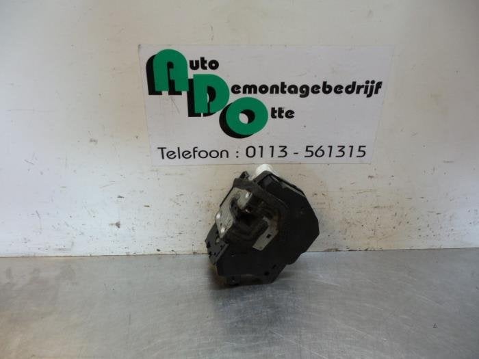 Deurslot Mechaniek 4Deurs links-voor van een Renault Clio (C, Gebruikt, -, Renault, -