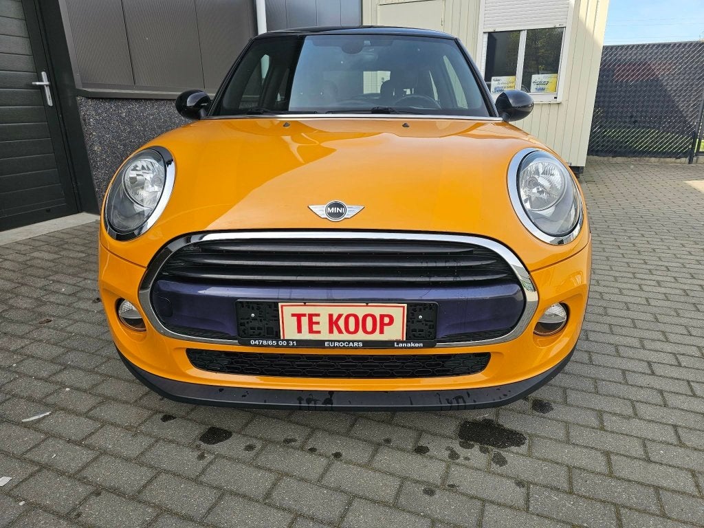 mini cooper 1.5 benzine / top staat/1STE EIGENAAR, Auto's, 4 zetels, Leder en Stof, Geel, Bedrijf