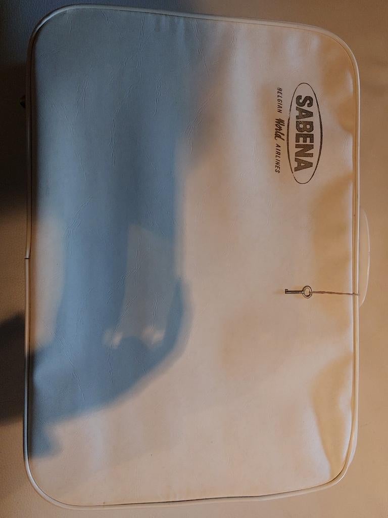 Mallette Sabena, Collections, Souvenirs Sabena, Enlèvement