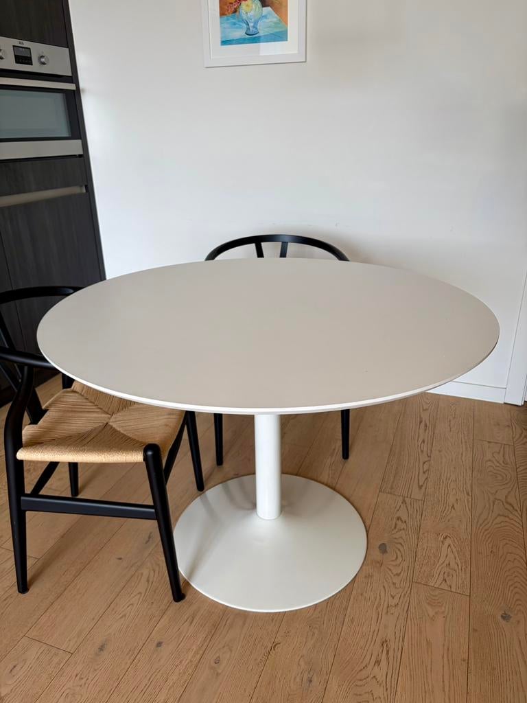 Eetkamertafel - wit - 74xØ110 cm, Rond, Zo goed als nieuw, Modern, Vier personen