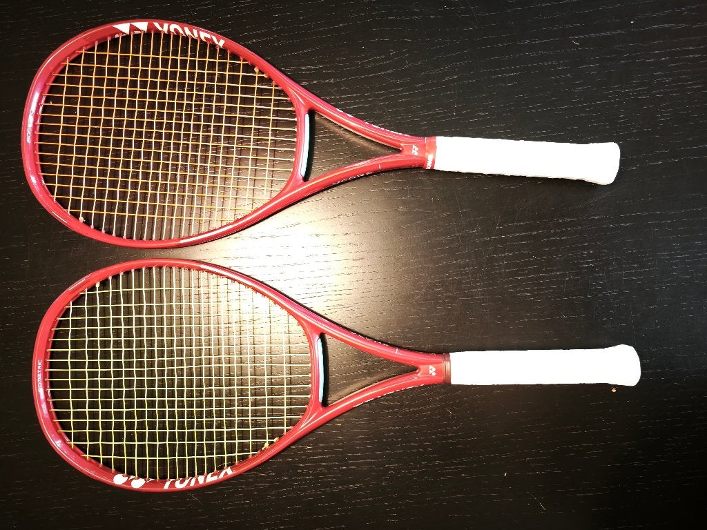2x Yonex Vcore 98 305g (2026) NIEUW, Sport en Fitness, Tennis, Nieuw, Racket, L3, Ophalen