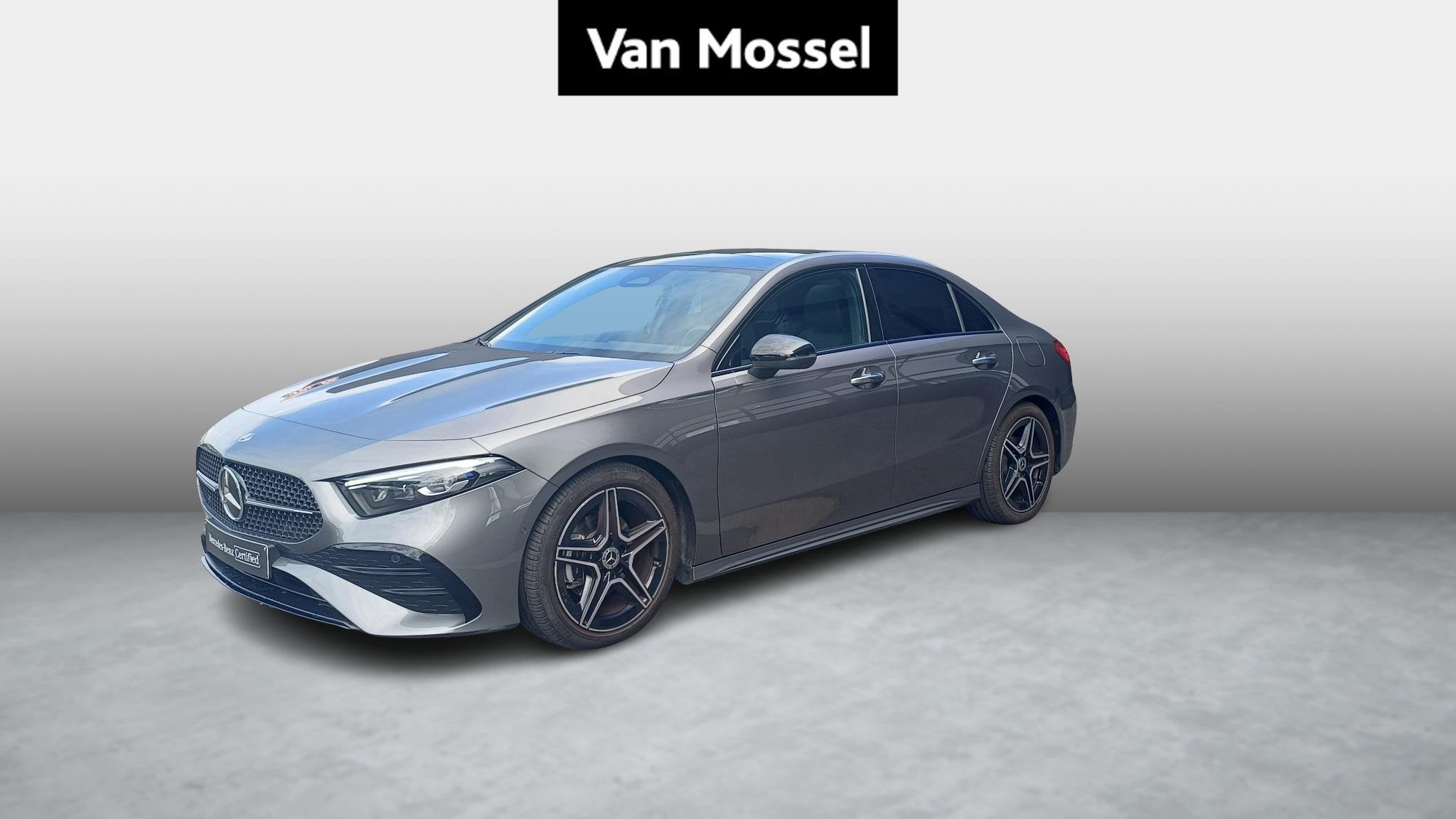 Mercedes-Benz A-Klasse 180 Star Edition Limousine + PANORAMI, Autos, 100 kW, Achat, 4 portes, Entretenue par le concessionnaire