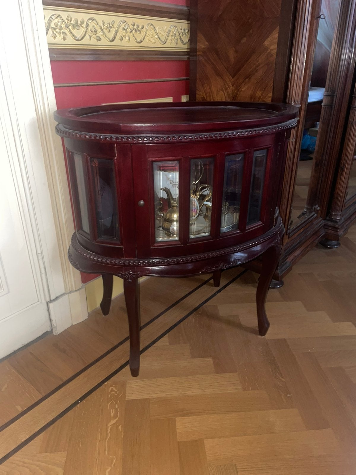 Antieke kastjes / tafels / vitrine / theetafel / barkastje, Antiek en Kunst, Ophalen