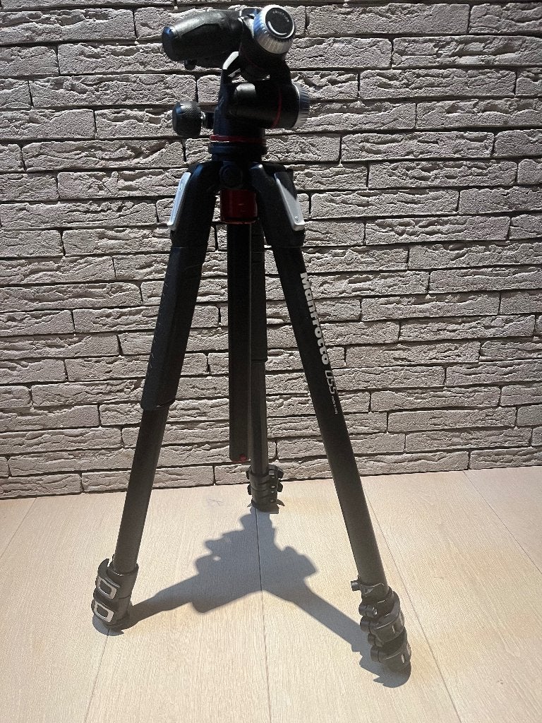 Manfrotto 055 statief + MHXPRO-3W statiefkop – nieuwstaat, Audio, Tv en Foto, Fotografie | Statieven en Balhoofden, Ophalen, Manfrotto