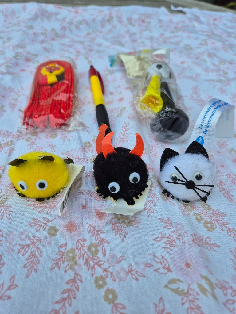 Lot gadgets supporter rode duivels voetbal wk 2026, Ophalen of Verzenden, Nieuw, Overige typen