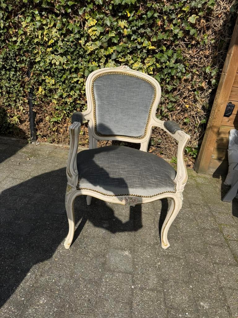 Stoel. Louis de xv stijl, Enlèvement