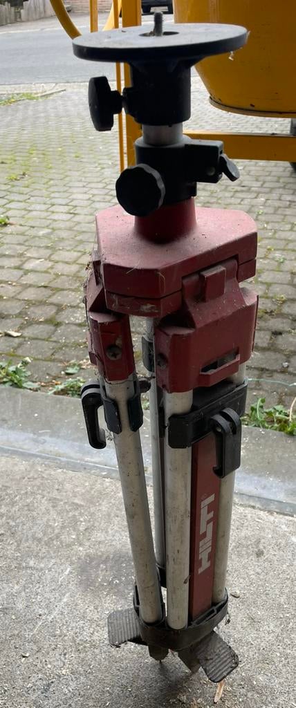 Lot de 2 trépieds / pieds pour laser de chantier, Doe-het-zelf en Bouw, Ophalen, Zo goed als nieuw