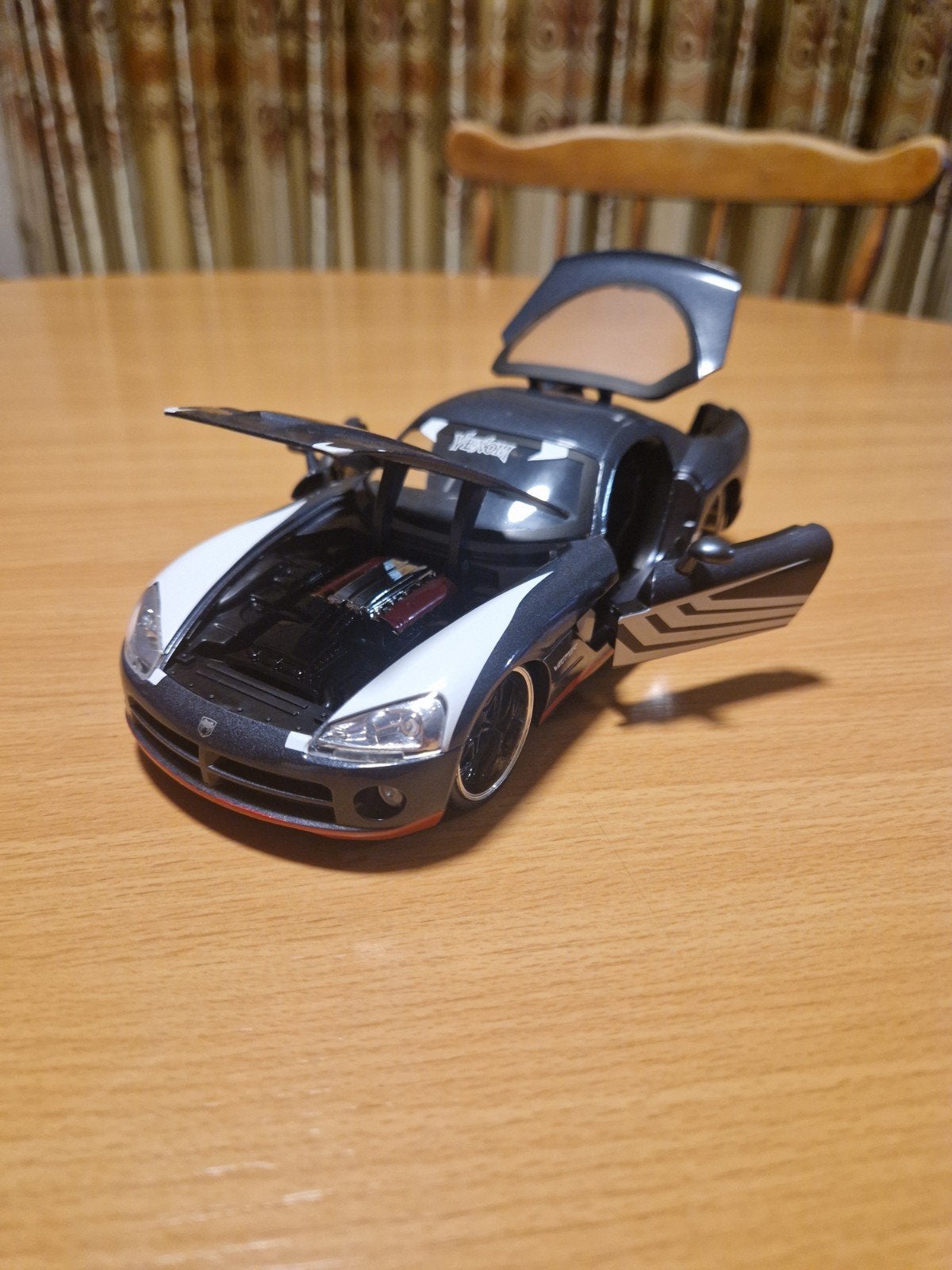 dodge viper 2008 venom, Hobby en Vrije tijd, Modelauto's | 1:18, Ophalen of Verzenden, Nieuw, Overige typen, Overige merken