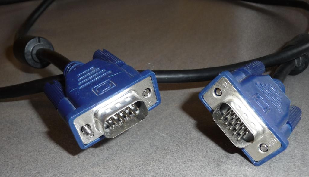 Câble VGA pour moniteur PC - 2 fiches mâles - 1,5 m, Ophalen of Verzenden, Zo goed als nieuw