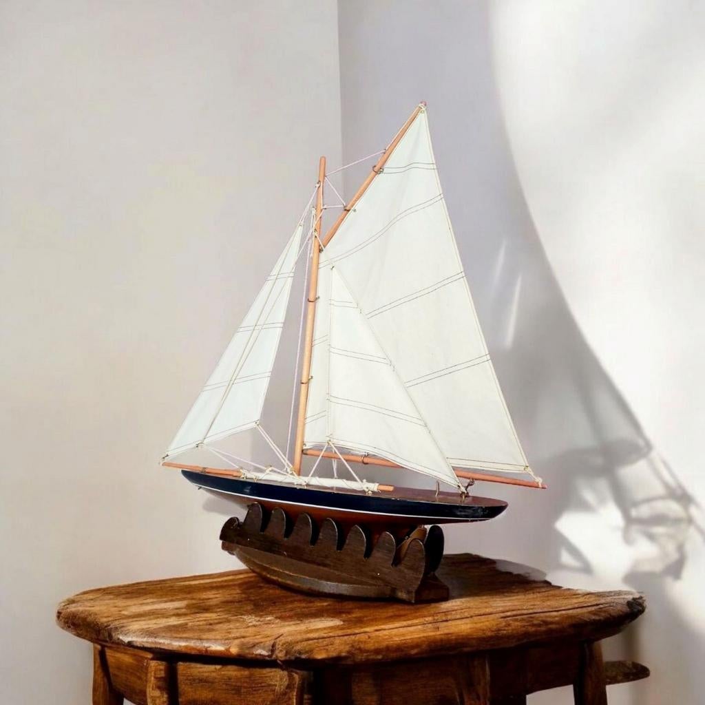 Authentiek vintage handgemaakte houten zeilbootmodel, Hobby en Vrije tijd, Modelbouw | Boten en Schepen, Ophalen of Verzenden
