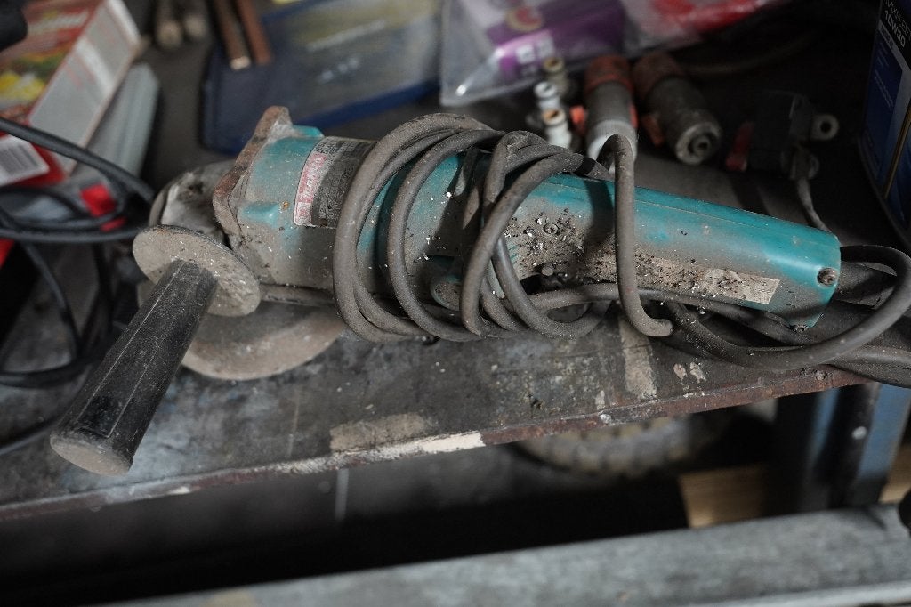 slijpschijf makita, Doe-het-zelf en Bouw, Gereedschap | Slijpmachines, Ophalen, Gebruikt, 700 tot 1000 watt, Haakse handslijpmachine