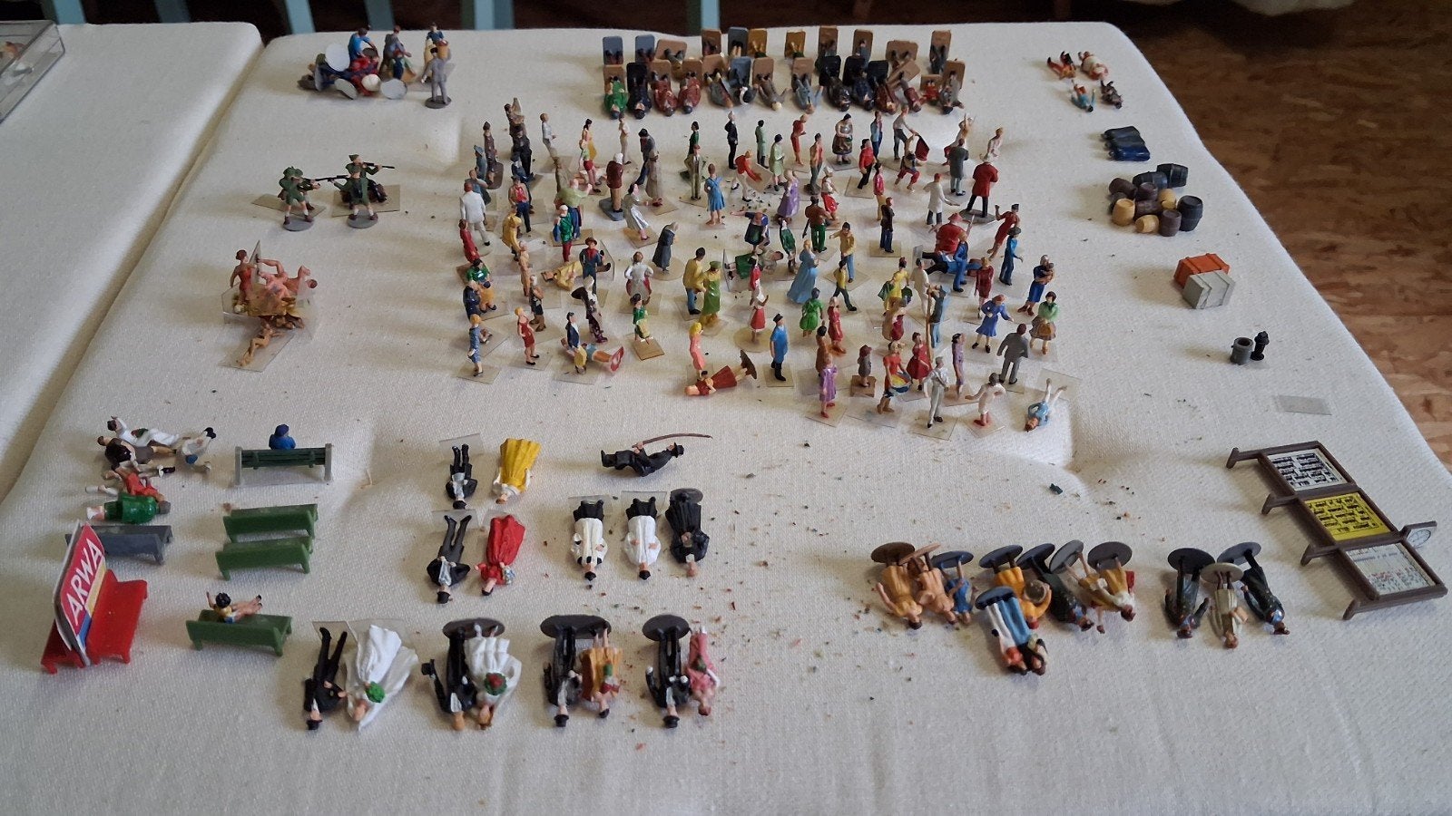 Modelbouw - miniatuur figuren en dieren, Hobby en Vrije tijd, Ophalen, Zo goed als nieuw, Figuur of Figuren