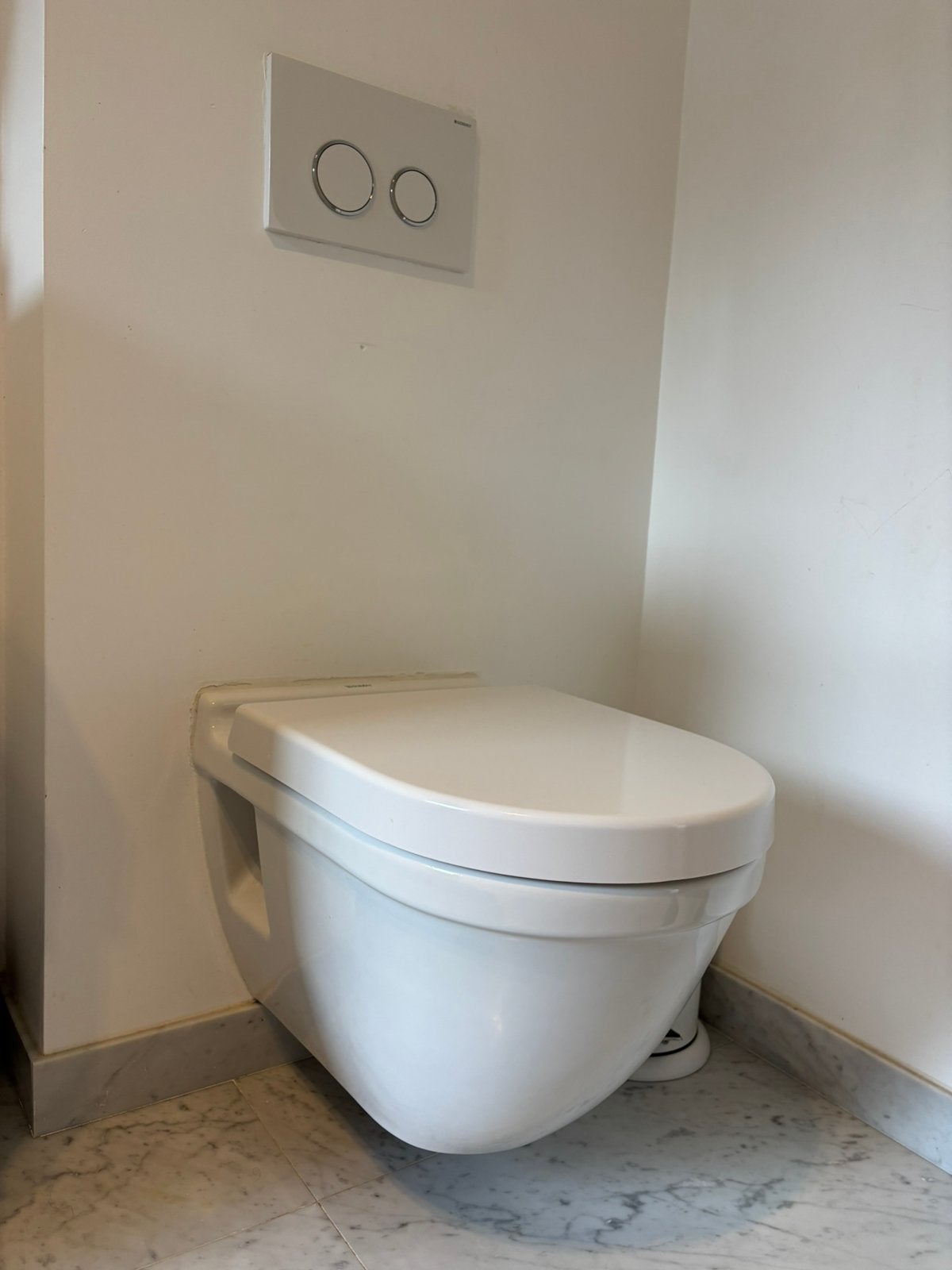 Toilet Duravit en spoelsysteem Geberit, Ophalen, Zo goed als nieuw